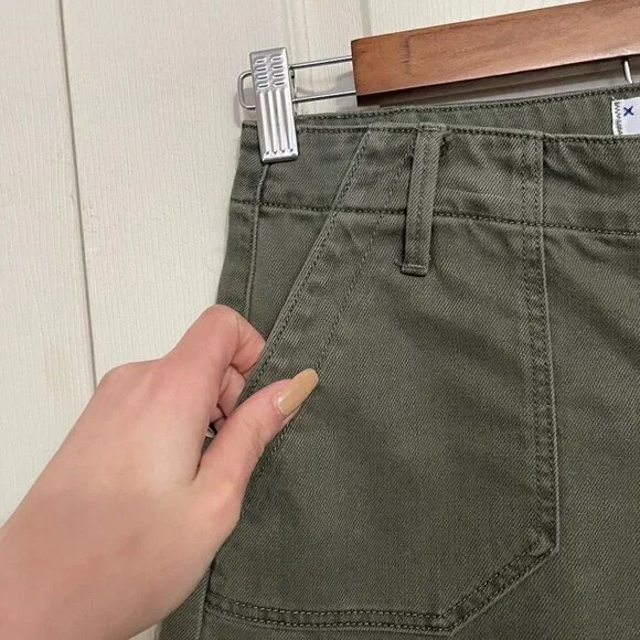 Paige Women's NWOT Vintage Ivy Green Raw Hem Mayslie Utility Jean Shorts Size 31 - Picture 4 of 8